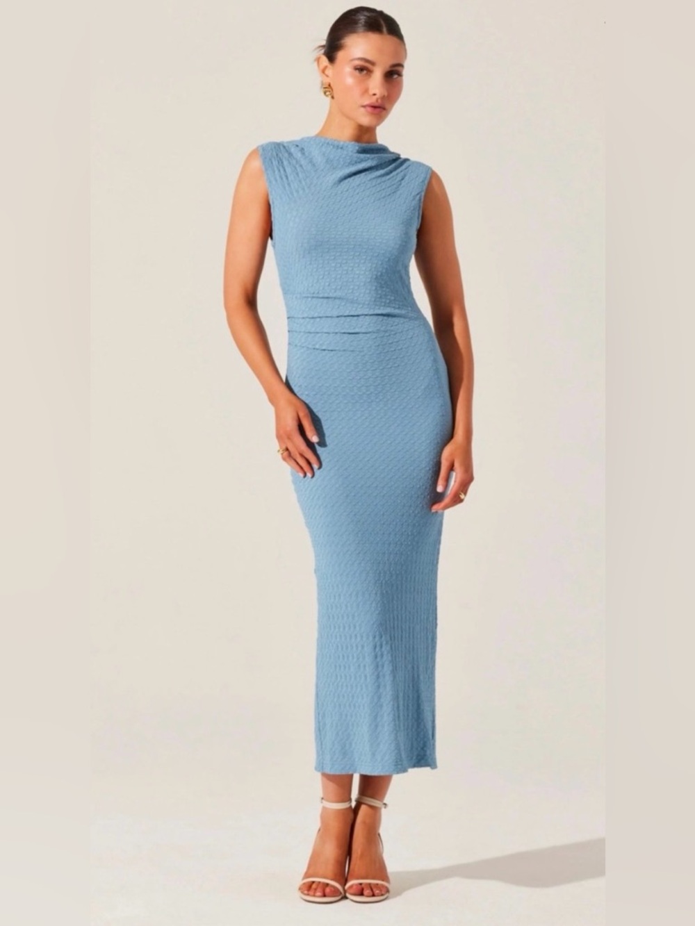 ASTR The Label Textured Cowl Neck Midi Dress Size Medium Blue